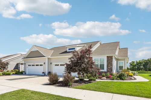 W252N6634 Aspen Ln, Sussex, WI, 53089-1241 | Card Image