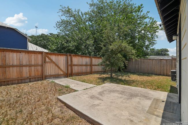 620 W Euclid Ave, House other with 2 bedrooms, 1 bathrooms and null parking in San Antonio TX | Image 25