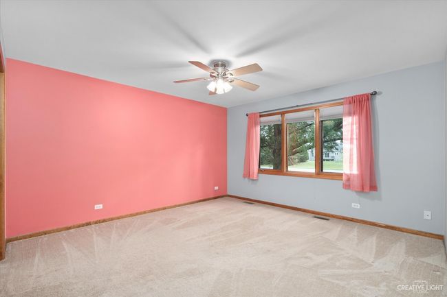 420 Windsor Dr, Home with 3 bedrooms, 3 bathrooms and null parking in Oswego IL | Image 15