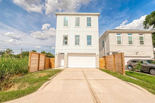 6538 Cohn St, Houston, TX, 77091-2260 | Card Image