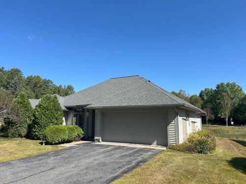 73 Iris Way, White River Junction, VT, 05001-9496 | Card Image