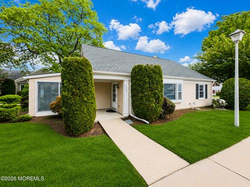 243C Mayflower Way, Monroe, NJ, 08831-6640 | Card Image