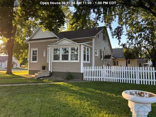201 5th St Ne, Orange City, IA, 51041-1126 | Card Image