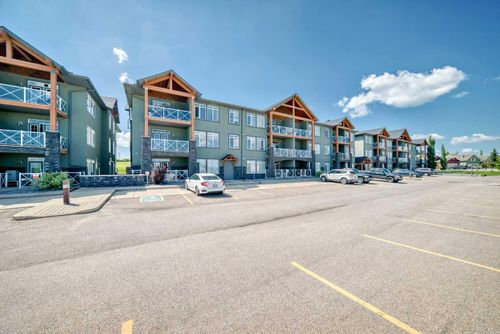 210-1005A Westmount Dr, Strathmore, AB, T1P0C3 | Card Image