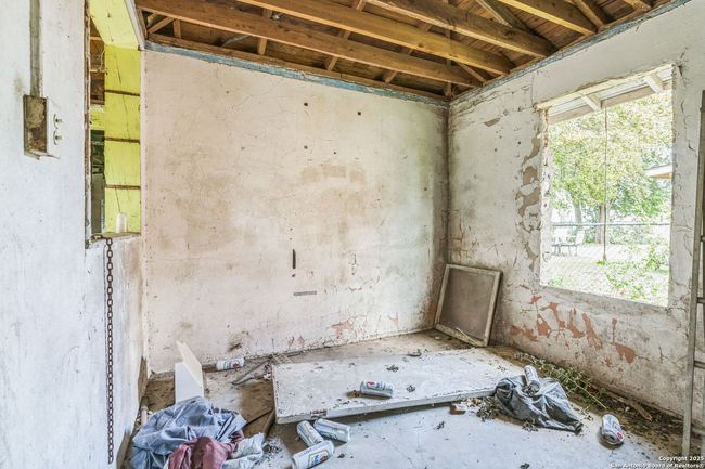 118 Gentry St, House other with 2 bedrooms, 1 bathrooms and null parking in San Antonio TX | Image 12