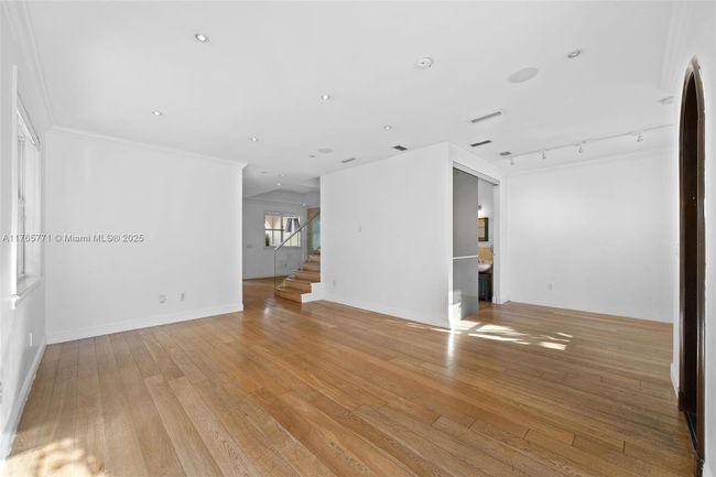 B - 464 Fernwood Rd, Townhouse with 3 bedrooms, 3 bathrooms and null parking in Key Biscayne FL | Image 5