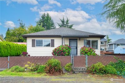 813 N 31st Street, House other with 2 bedrooms, 1 bathrooms and 2 parking in Renton WA | Image 1