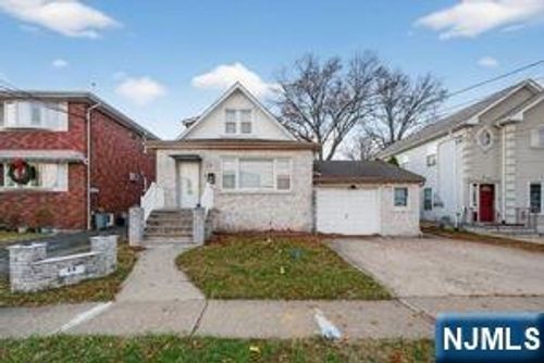 44 Liberty St, Passaic, NJ, 07055-2737 | Card Image