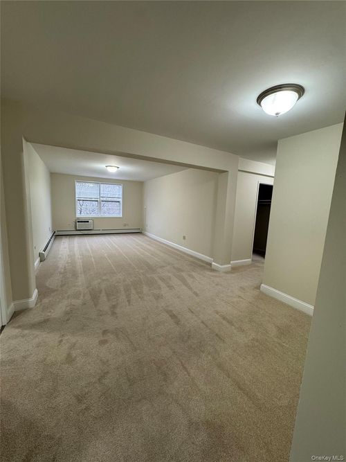 5118 Princess Cir, Wappingers Falls, NY, 12590-2936 | Card Image