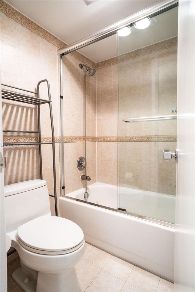 APT-1102 - 3375 N Country Club Dr, Condo with 2 bedrooms, 2 bathrooms and null parking in Aventura FL | Image 15