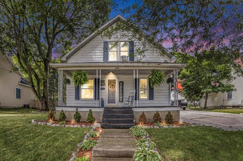 221 E Elm St, Fremont, MI, 49412-1241 | Card Image
