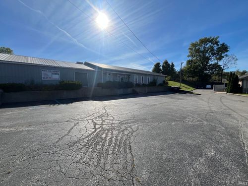 3695 W State Road 45, Bloomington, IN, 47403-5110 | Card Image