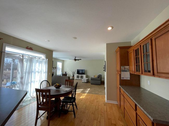 Eating Area | Image 11