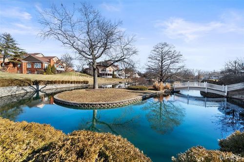 260 Carlyle Lake Dr, Creve Coeur, MO, 63141-7544 | Card Image