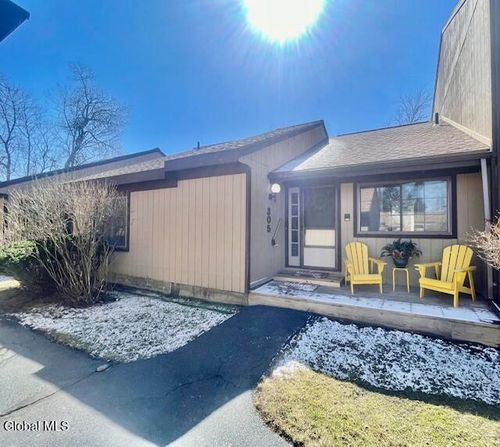 305 Huntington Ct, East Greenbush, NY, 12061-1204 | Card Image