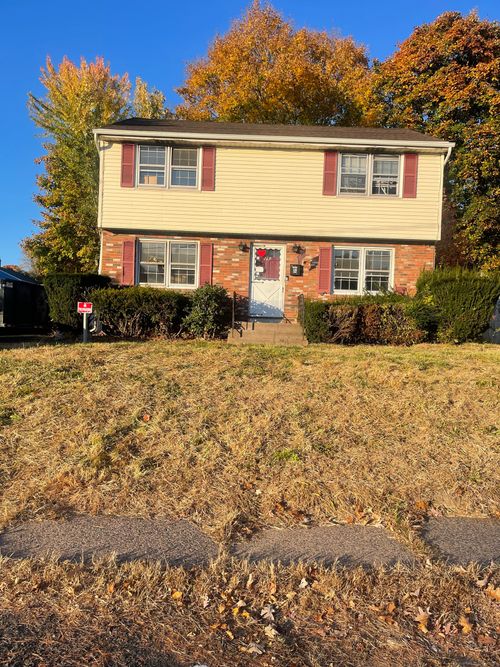169 Charter Oak St, Manchester, CT, 06040-6212 | Card Image