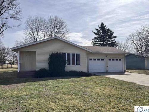 2395 Douglas St, Windom, MN, 56101-1003 | Card Image