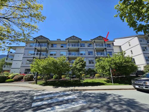401-1203 Pemberton Ave, Squamish, BC, V8B0J7 | Card Image