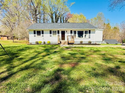 2992 Greenleaf Rd, Clover, SC, 29710-7474 | Card Image