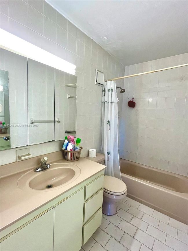 857 W 79 Th Pl, House other with 3 bedrooms, 3 bathrooms and null parking in Hialeah FL | Image 26