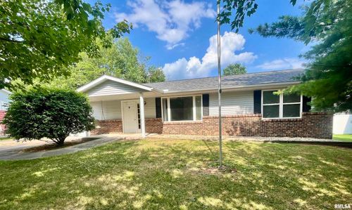 213 N Daniels St, Elmwood, IL, 61529-9515 | Card Image