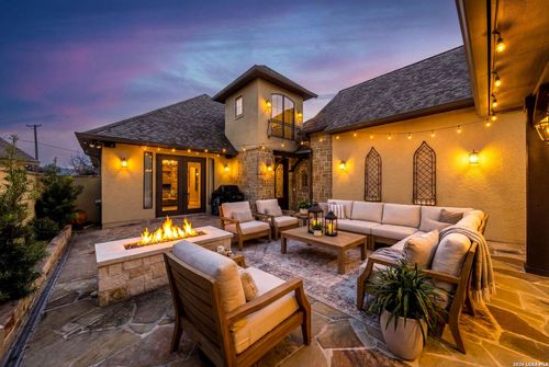 2916 Rock Barn Dr, Kerrville, TX, 78028-8212 | Card Image