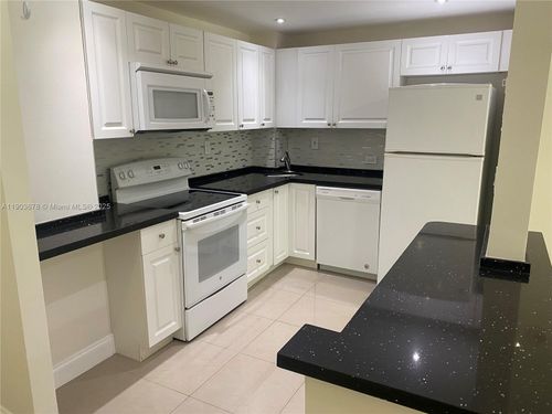 apt-205-1625 Se 10th Ave, Fort Lauderdale, FL, 33316-2938 | Card Image