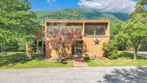 180 Daleview Dr, Daleville, VA, 24083-2679 | Card Image