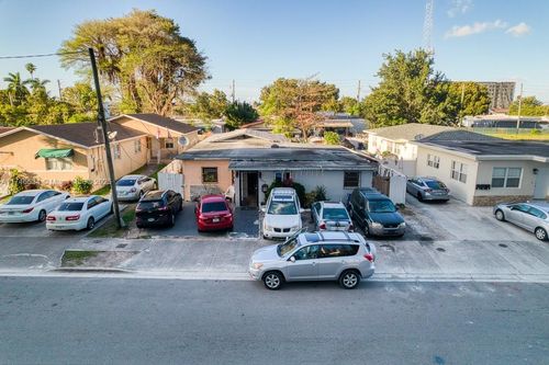 10955 Sw 7th St, Miami, FL, 33174-1325 | Card Image
