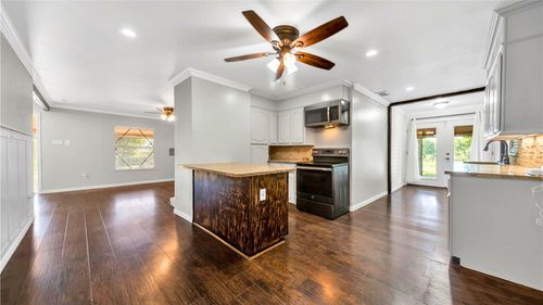 1542 W Reindeer Rd, Lancaster, TX, 75146-4734 | Card Image