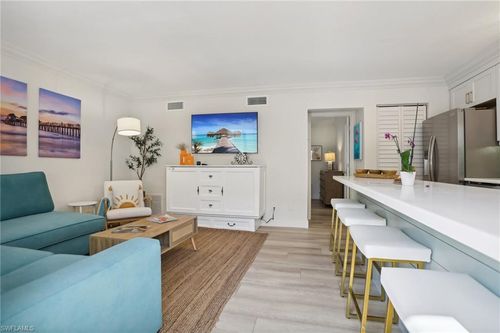 apt-104-980 7th Ave, NAPLES, FL, 34102-6733 | Card Image