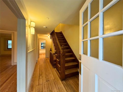 79 Ann St, Newburgh, NY, 12550-5634 | Card Image