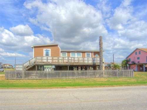 818 Fort Velasco Dr, Surfside Beach, TX, 77541-7214 | Card Image