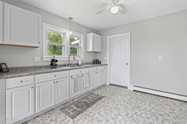 3933 East St 15.jpg | Image 14