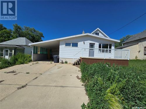 223 Mergens St, Weyburn, SK, S4H1R4 | Card Image