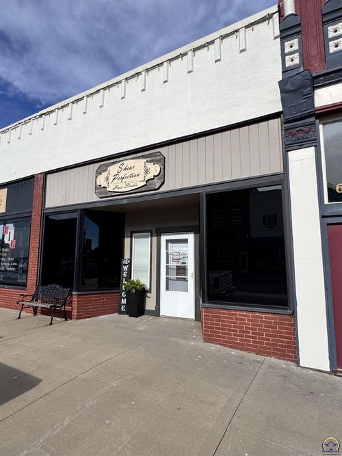 617 Topeka Ave, Lyndon, KS, 66451-9869 | Card Image