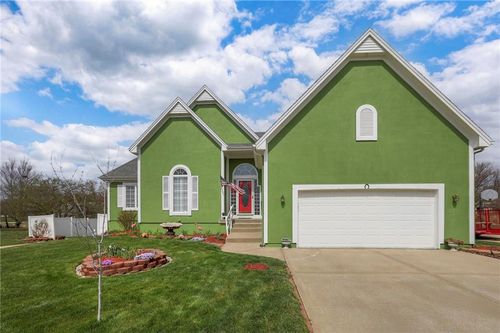 604 Oak Dr, Raymore, MO, 64083-8490 | Card Image