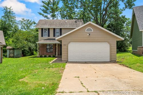 2003 Charlestown Cir, Claremore, OK, 74017-4805 | Card Image