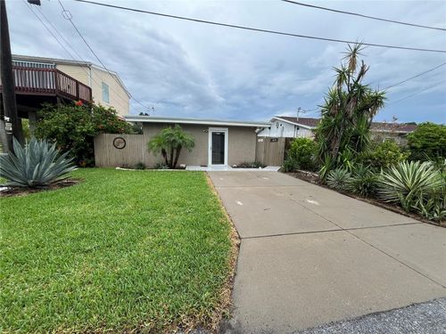 14982 Edgewater Cir, HUDSON, FL, 34667-1020 | Card Image