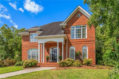 561 Oak Valley Blvd, Advance, NC, 27006-6928 | Card Image