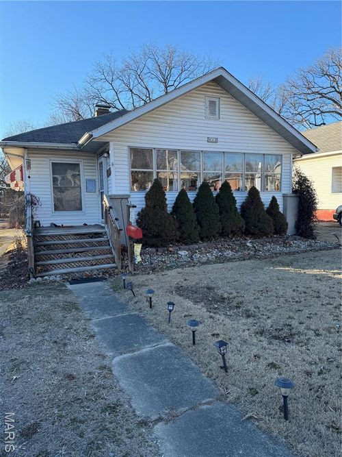 813 N Broadway Ave, Salem, IL, 62881-1269 | Card Image