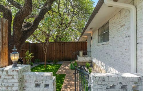 9003 Villa Park Cir, Dallas, TX, 75225-2005 | Card Image