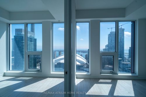 4212-55 Mercer St, Toronto, ON, M5V0W4 | Card Image