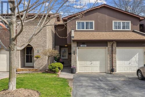 150-2301 Cavendish Dr, Burlington, ON, L7P3M3 | Card Image