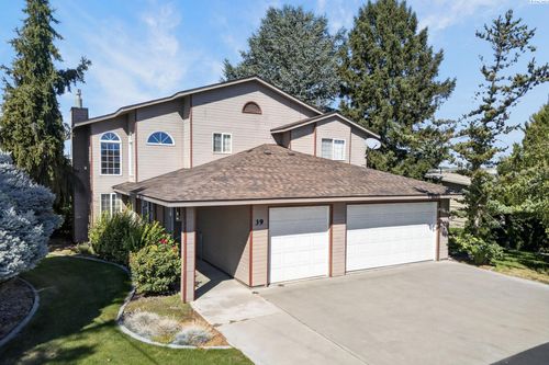 39 Paradise Dr, Burbank, WA, 99323-9678 | Card Image