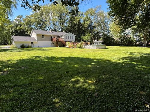 122 King Dr, Poughkeepsie, NY, 12603-3274 | Card Image