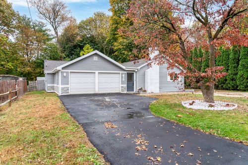 84 Connecticut Ave, Newington, CT, 06111-2431 | Card Image