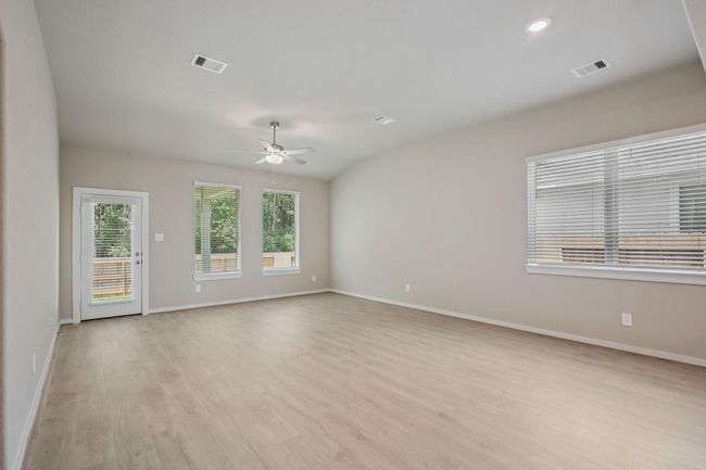18338 Landing Meadows Ln, House other with 4 bedrooms, 4 bathrooms and 2 parking in New Caney TX | Image 6