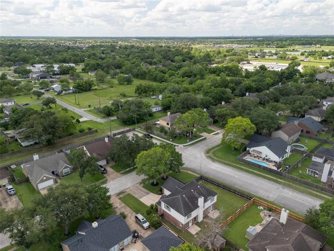 4001 Spring Branch Dr W, House other with 5 bedrooms, 4 bathrooms and 2 parking in Pearland TX | Image 32
