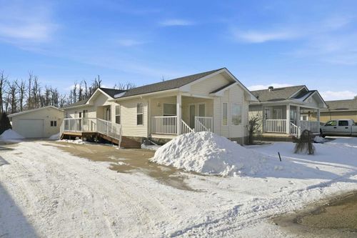 11 Baywood Link, Sylvan Lake, AB, T4S0A8 | Card Image